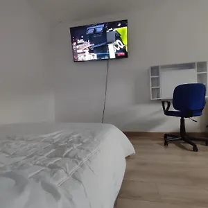  Séjour chez l'habitant Chambre Prive Dans Une Maison Avec Terrasse Et Jardin Salles De Bain Partagees France
