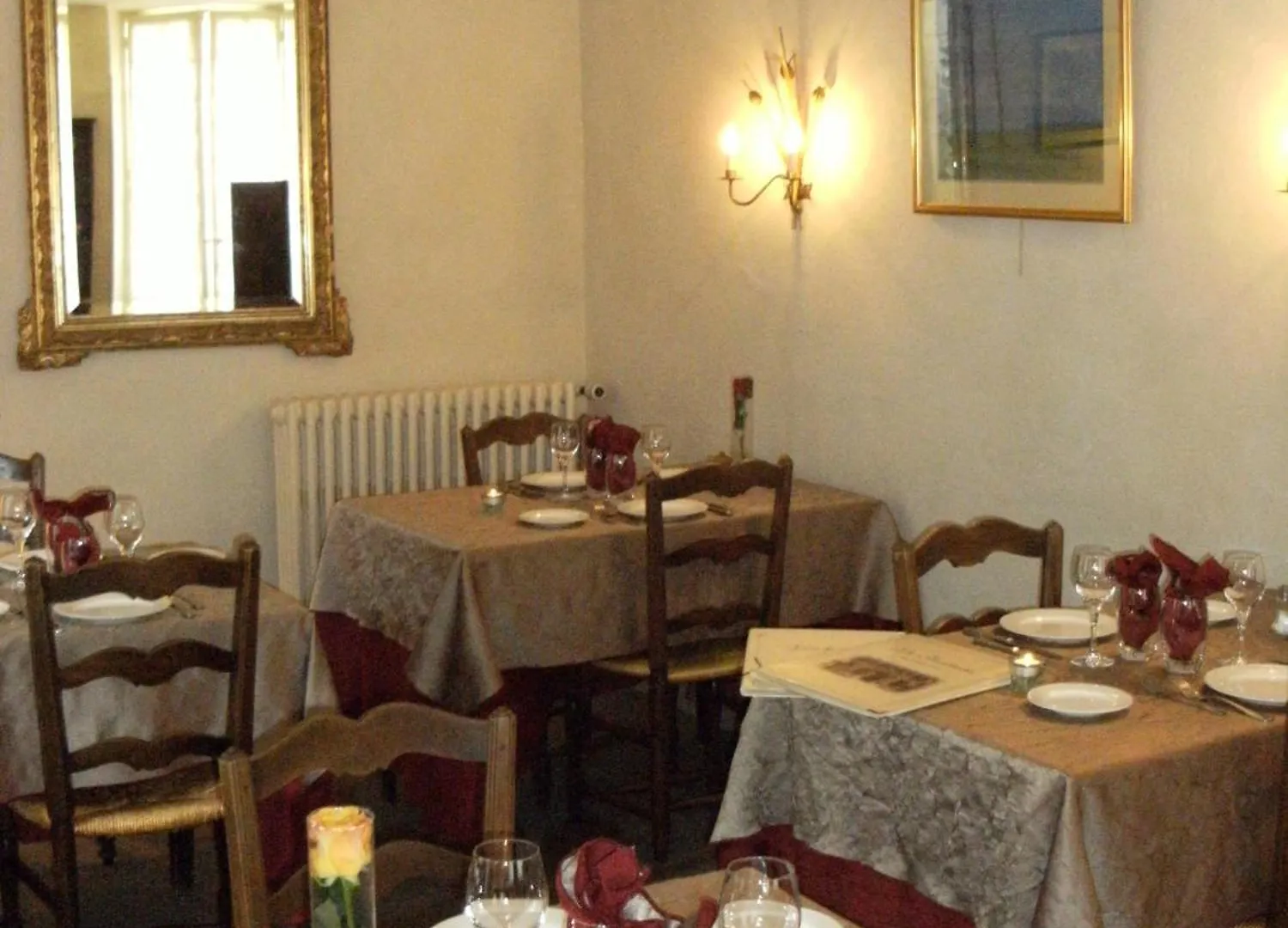 Hostellerie Le Beffroi Vaison-la-Romaine Hotel