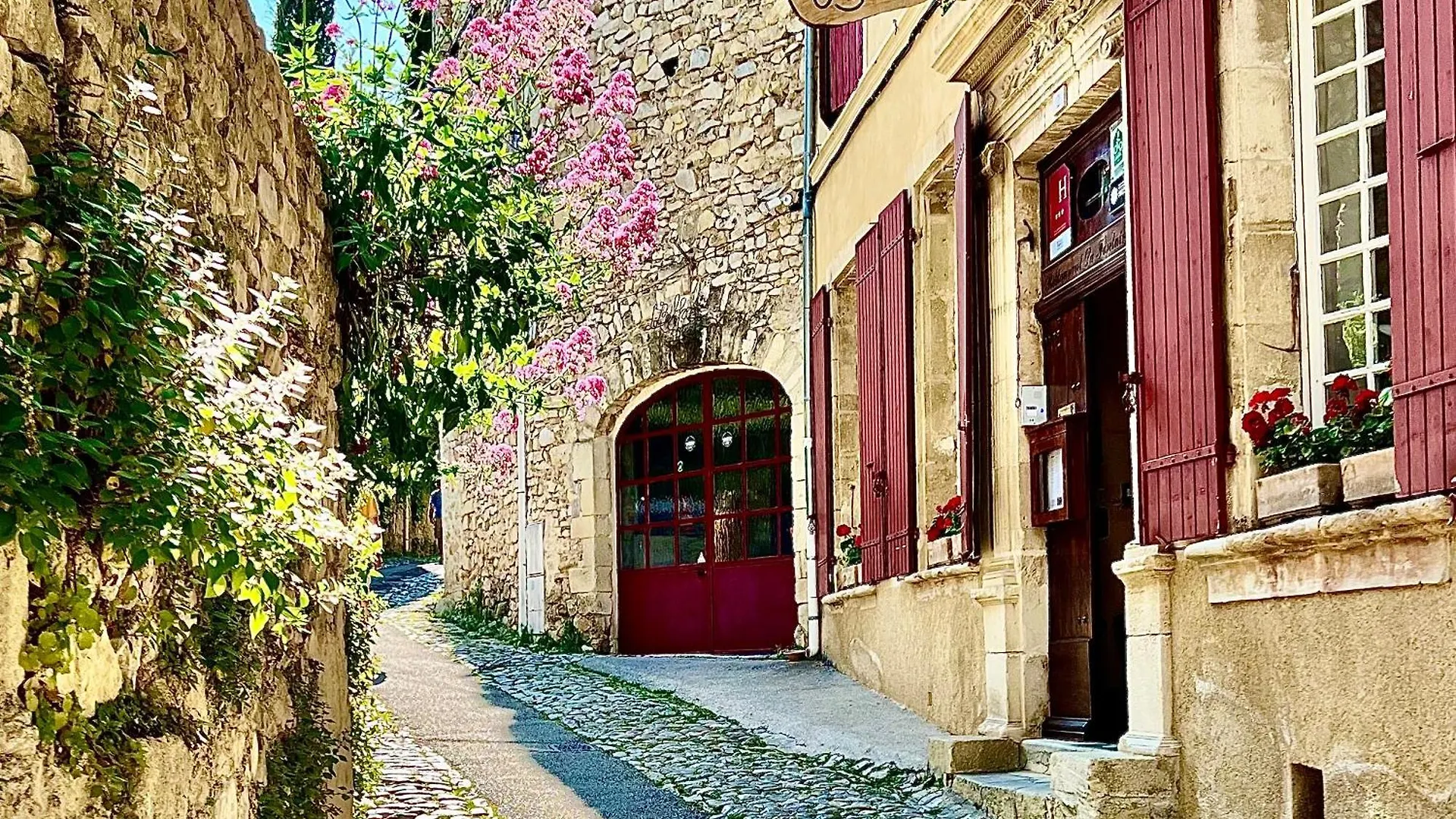 Hostellerie Le Beffroi Vaison-la-Romaine