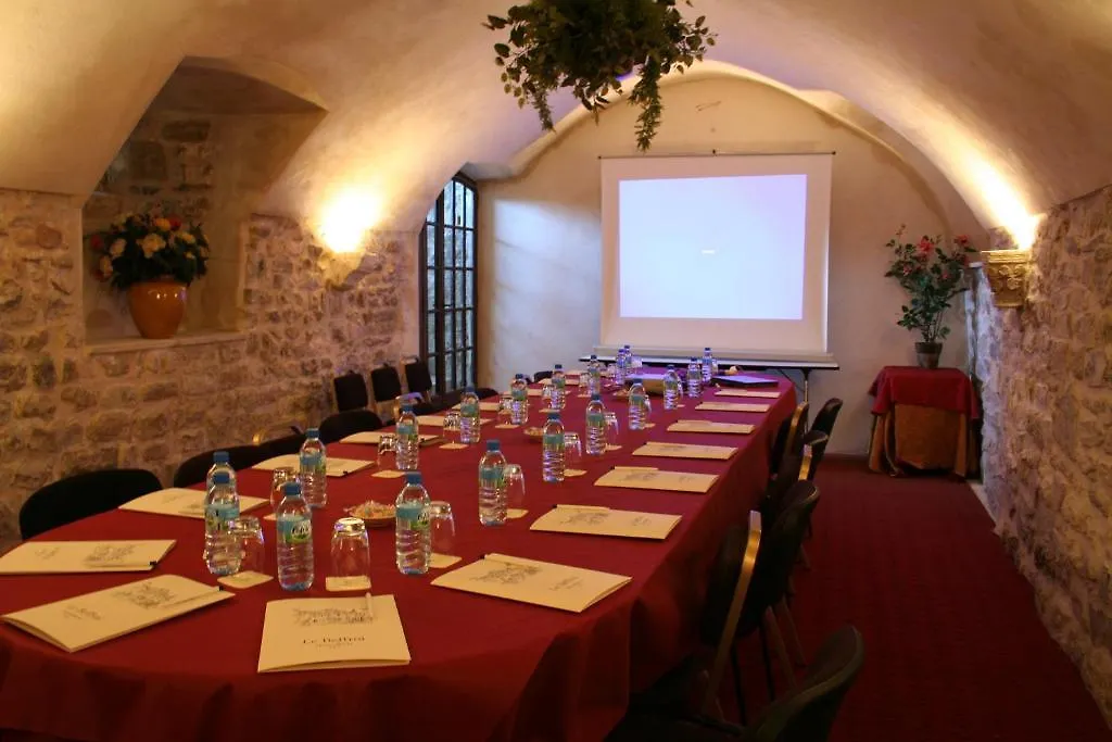 Hostellerie Le Beffroi Vaison-la-Romaine Hotel