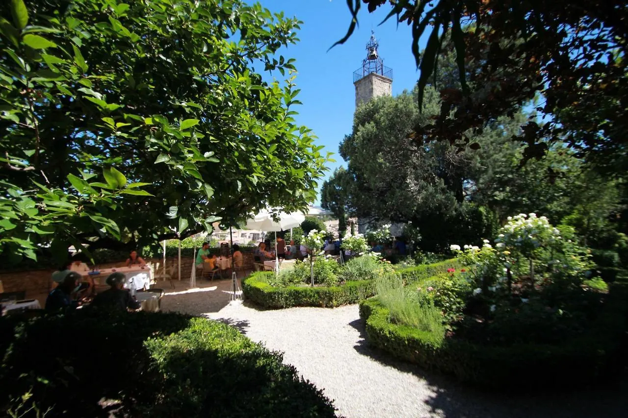 Hostellerie Le Beffroi Vaison-la-Romaine Hotel